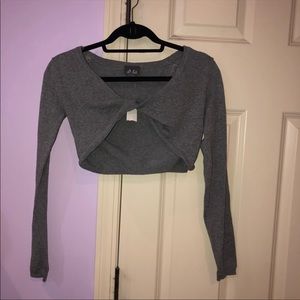 Grey twisted crop top!